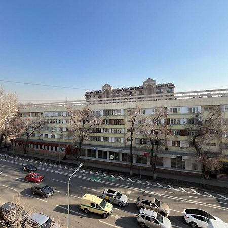 30 Traveler'S Choice In The City Center Almaty Exterior foto
